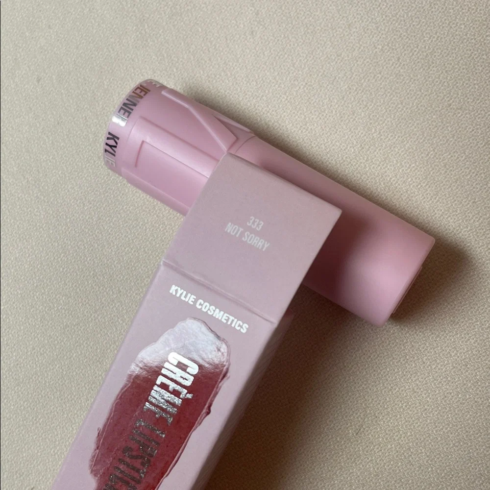 Kylie Cosmetics Crème Lipstick and Lip Oil Set - Picture 3 of 11